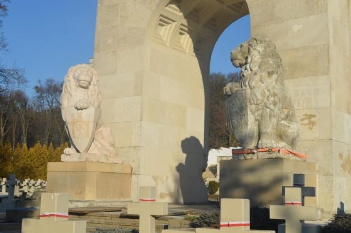 Синютка і Ганущин звернуться до Садового щодо левів на Личакові Синютка і Ганущин звернуться до Садового щодо левів на Личакові