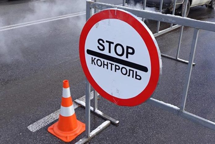 Воєнний стан: на в’їздах у Вінницю встановили мобільні блокпости Воєнний стан: на в’їздах у Вінницю встановили мобільні блокпости