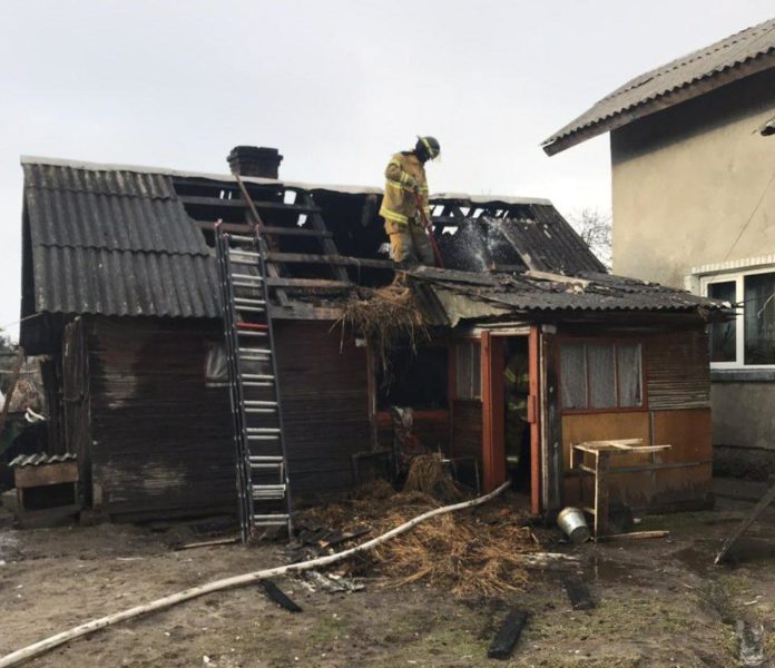У Жовківському районі згоріла літня кухня У Жовківському районі згоріла літня кухня