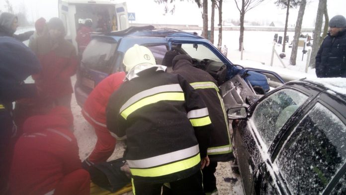 У Пустомитах внаслідок ДТП травмовано 3 дітей (фото) У Пустомитах внаслідок ДТП травмовано 3 дітей (фото)