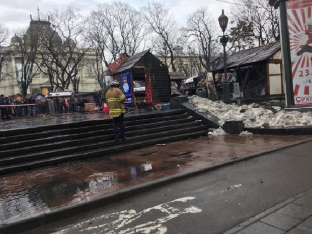 Міська влада Львова відреагувала на пожежу в центрі міста (фото)