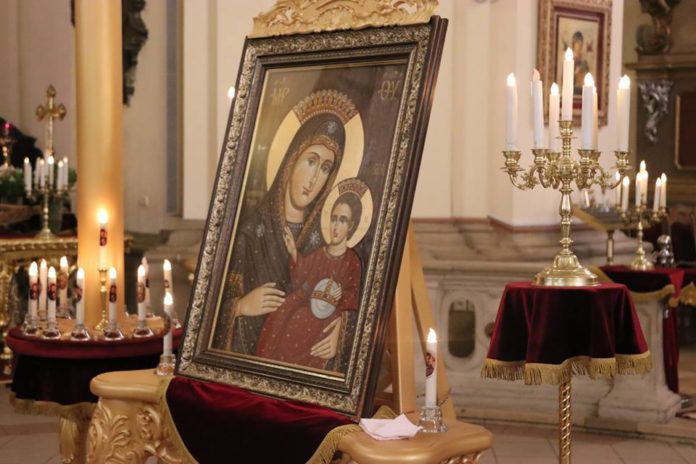 До Львівського собору привезли копію Вифлеємської чудотворної ікони (фото) До Львівського собору привезли копію Вифлеємської чудотворної ікони (фото)