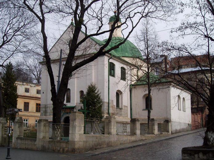 Church_of_Saint_Nicholas_Lviv_Khmelnytskoho_Street_01-696x522
