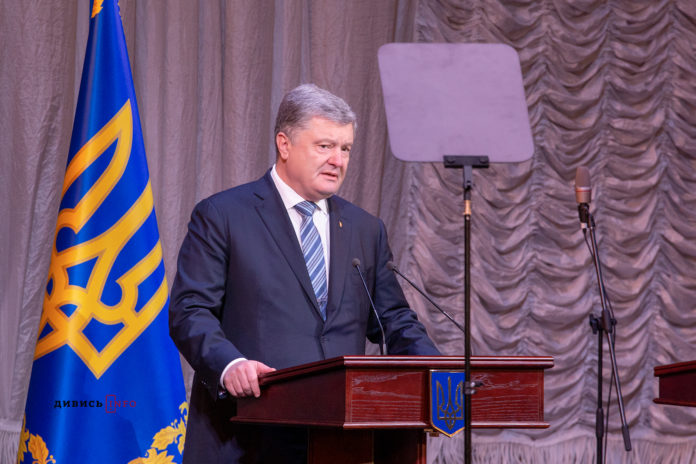 Порошенко у Львові: про що говорив президент на святкуванні 150-річчя «Просвіти» (фоторепортаж) Порошенко у Львові: про що говорив президент на святкуванні 150-річчя «Просвіти» (фоторепортаж)