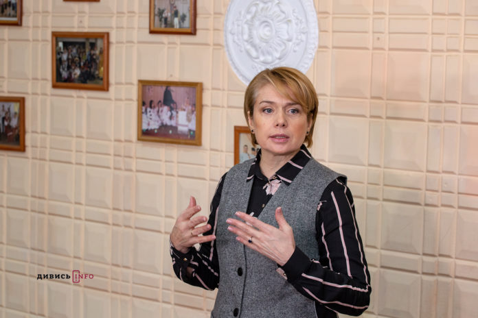 Гриневич у Львові пообіцяла підвищення зарплати вчителям та вихователям з початку 2019 року Гриневич у Львові пообіцяла підвищення зарплати вчителям та вихователям з початку 2019 року