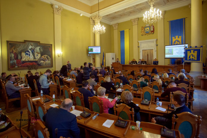 Львівські депутати погодили завершення приватизації комунальної газети «Ратуша» Львівські депутати погодили завершення приватизації комунальної газети «Ратуша»