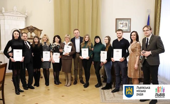 У Львові нагородили переможців конкурсу «Найкраща новорічна вітрина» (фото) У Львові нагородили переможців конкурсу «Найкраща новорічна вітрина» (фото)