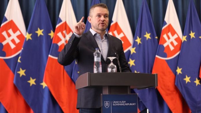 Словаччина видворила російського дипломата за шпигунство Словаччина видворила російського дипломата за шпигунство
