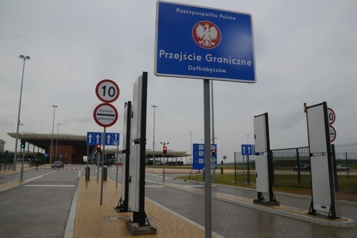 На кордоні з Польщею зникли черги перед пунктами пропуску