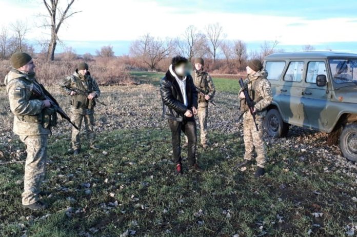 Марокканець, якого виключили з українського вишу, намагався незаконно перетнути кордон є ЄС Марокканець, якого виключили з українського вишу, намагався незаконно перетнути кордон є ЄС