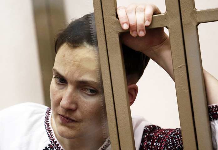 Савченко вирішила припинити голодування Савченко вирішила припинити голодування