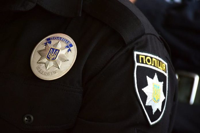 У школах Львівщини поліцейські проводять виховні бесіди про булінг У школах Львівщини поліцейські проводять виховні бесіди про булінг