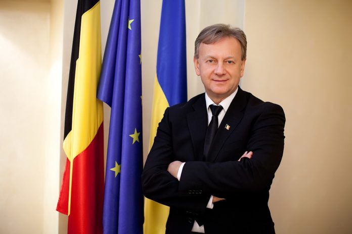 У Львові побили почесного консула Бельгії — ЗМІ У Львові побили почесного консула Бельгії — ЗМІ