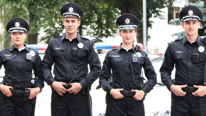 В Україні запрацюють 45 груп поліції для реагування на домашнє насильство В Україні запрацюють 45 груп поліції для реагування на домашнє насильство