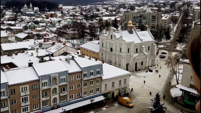Мешканці Дрогобич незадоволені традицією сповіщати про народження дітей фанфарами з Ратуші Мешканці Дрогобич незадоволені традицією сповіщати про народження дітей фанфарами з Ратуші