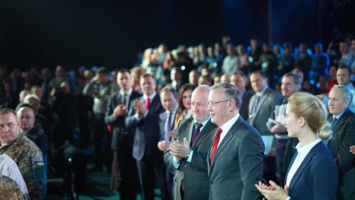 Анатолія Гриценка висунули кандидатом від демократичної опозиції Анатолія Гриценка висунули кандидатом від демократичної опозиції