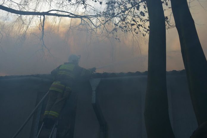 У Пустомитівському районі горіло горище житлового будинку У Пустомитівському районі горіло горище житлового будинку