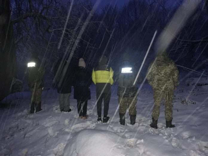 Львівські прикордонники затримали нелегалів на кордоні з Польщею Львівські прикордонники затримали нелегалів на кордоні з Польщею