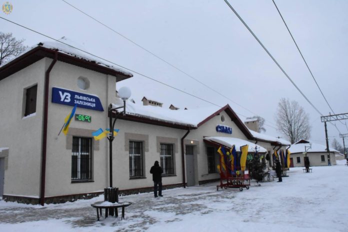 На Львівщині відкрили сучасну залізничну станцію (фото) На Львівщині відкрили сучасну залізничну станцію (фото)