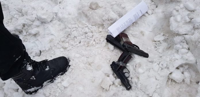 СБУ затримала чоловіка, який готував теракт під час виборів СБУ затримала чоловіка, який готував теракт під час виборів