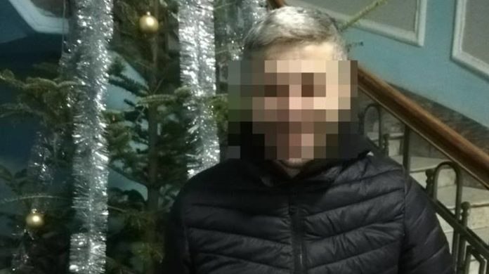 Вдарив по голові і вирвав сумочку: у центрі Львова іноземець пограбував дівчину Вдарив по голові і вирвав сумочку: у центрі Львова іноземець пограбував дівчину