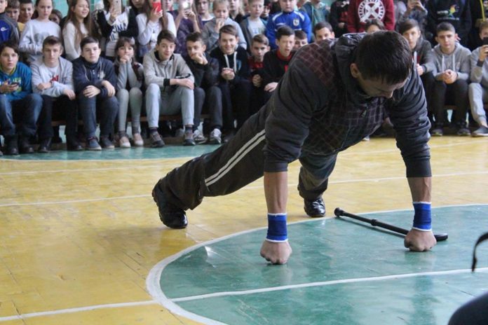 Богдан Чіпак, який має першу групу інвалідності, встановив рекорд з відтискання (фото) Богдан Чіпак, який має першу групу інвалідності, встановив рекорд з відтискання (фото)