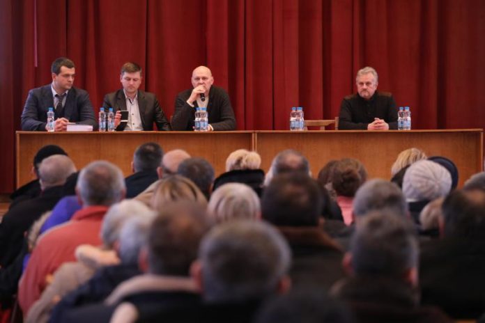 Громадські слухання щодо будівництва сміттєпереробного заводу ледь не зірвали Громадські слухання щодо будівництва сміттєпереробного заводу ледь не зірвали