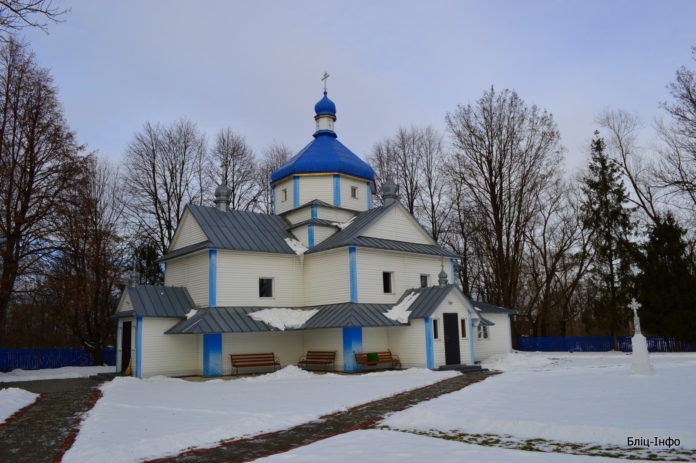 Перша громада Івано-Франківської області з Московського патріархату перейшла до ПЦУ Перша громада Івано-Франківської області з Московського патріархату перейшла до ПЦУ