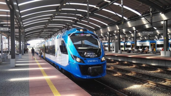 Цьогоріч Укрзалізниця планує оновити понад 110 пасажирських вагонів Цьогоріч Укрзалізниця планує оновити понад 110 пасажирських вагонів
