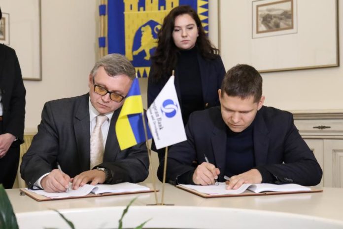 «Львівелектротранс» підписало кредитний договір з ЄБРР щодо закупівлі 50 нових тролейбусів «Львівелектротранс» підписало кредитний договір з ЄБРР щодо закупівлі 50 нових тролейбусів