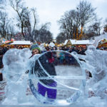 У центрі Львова просто неба постали крижані скульптури (фоторепортаж) - 7