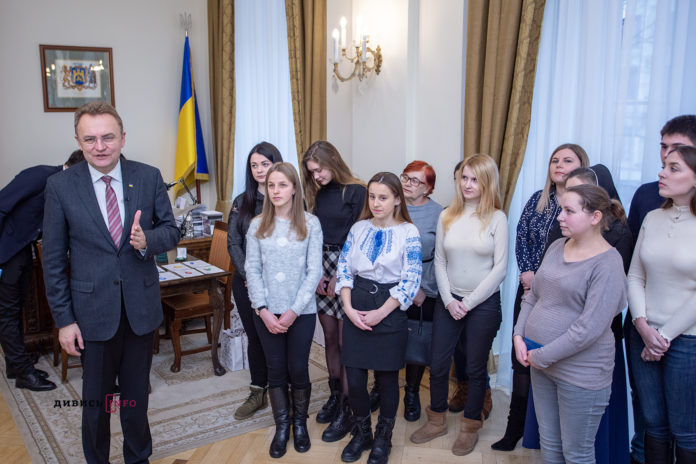 У Львові громада міста придбала житло для дітей-сиріт (фото) У Львові громада міста придбала житло для дітей-сиріт (фото)