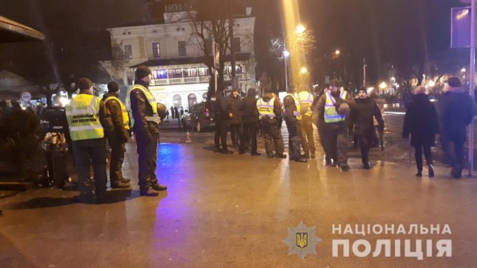 Правоохоронці Львівщини розповіли, як забезпечували правопорядок у Новорічну ніч (фото) Правоохоронці Львівщини розповіли, як забезпечували правопорядок у Новорічну ніч (фото)