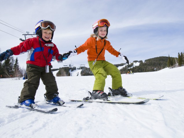 kids-skiing
