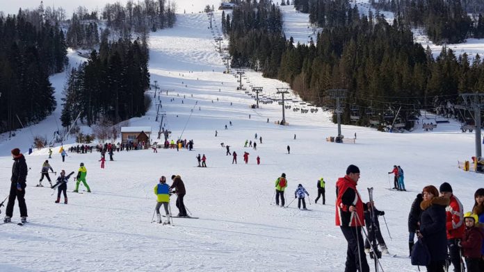 Гірськолижні курорти України: де подивитися на зимову казку онлайн (відео) Гірськолижні курорти України: де подивитися на зимову казку онлайн (відео)