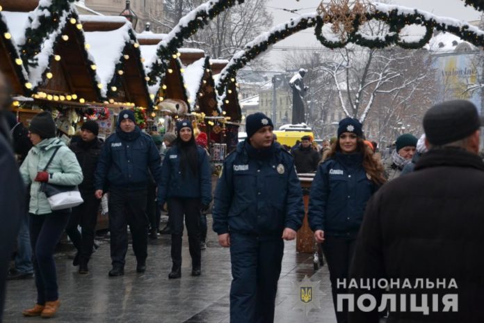 Львівські правоохоронці готові забезпечити безпеку громадян під час святкування Різдва Львівські правоохоронці готові забезпечити безпеку громадян під час святкування Різдва