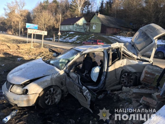 На Львівщині легковик злетів у кювет: двоє загиблих На Львівщині легковик злетів у кювет: двоє загиблих