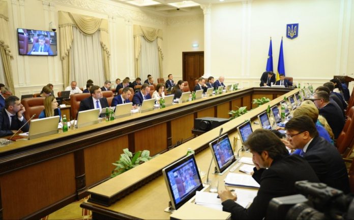 Уряд виділив 25 мільйонів гривень на житло для сімей Героїв Небесної сотні Уряд виділив 25 мільйонів гривень на житло для сімей Героїв Небесної сотні