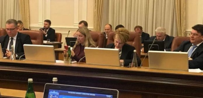 Супрун попри заборону приїхала в Кабмін, щоб розблокувати роботу МОЗ Супрун попри заборону приїхала в Кабмін, щоб розблокувати роботу МОЗ