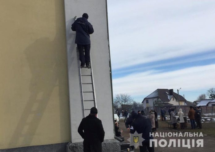 На Волині священник церкви московського патріархату стріляв у вірян ПЦУ На Волині священник церкви московського патріархату стріляв у вірян ПЦУ