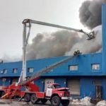 У Києві масштабна пожежа: палають 10 тис. складських "квадратів" (відео, фото) - 7