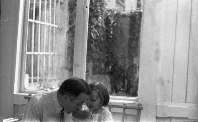Львів’ян запрошують на фотовиставку «Світло у їхньому домі» Львів’ян запрошують на фотовиставку «Світло у їхньому домі»