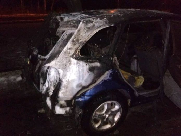 На Львівщині вщент згорів автомобіль «Mazda» (фото) На Львівщині вщент згорів автомобіль «Mazda» (фото)