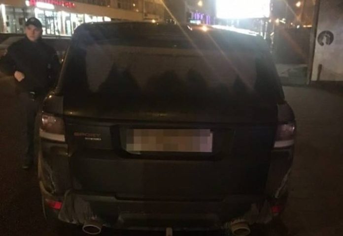 Патрульні виявили автомобіль, який розшукує Інтерпол Патрульні виявили автомобіль, який розшукує Інтерпол