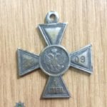 У Львові патрульні затримали чоловіка з ймовірним антикваріатом (фото) - 2