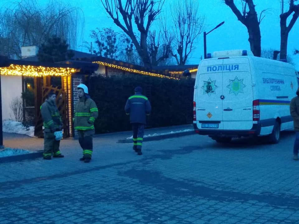 У Львові через повідомлення про вибух у ресторані евакуювали 60 людей