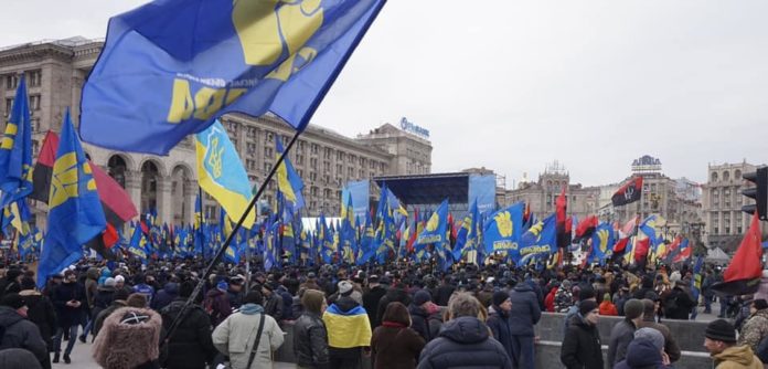 Націоналісти зібрали у Києві багатотисячне Віче Гідності за чисті вибори (фото, відео) Націоналісти зібрали у Києві багатотисячне Віче Гідності за чисті вибори (фото, відео)