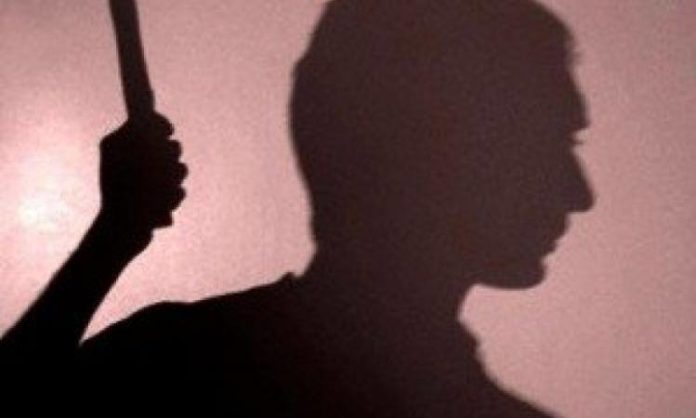 У Червонограді судитимуть зловмисника, який металевою трубою убив чоловіка У Червонограді судитимуть зловмисника, який металевою трубою убив чоловіка