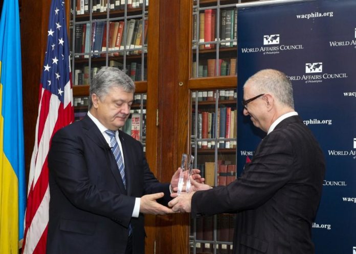 Президента України у США нагородили міжнародною відзнакою Президента України у США нагородили міжнародною відзнакою