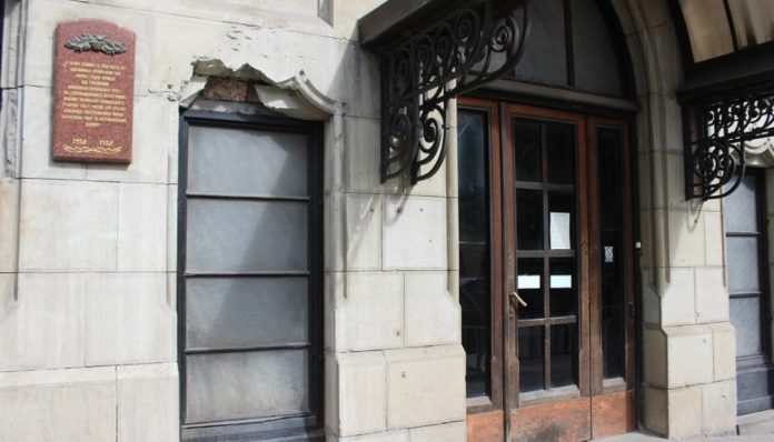 Львів’янину, який намагався прорватись до суду, загрожує до 5 років в’язниці Львів’янину, який намагався прорватись до суду, загрожує до 5 років в’язниці